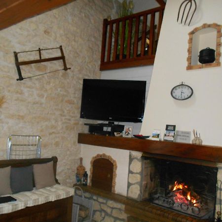 Marais Poitevin Bord Riviere Peche ,Barque, Velos, Wifi, Linge, Cheminee, Cuisine, Terrain De Boules La Taillee 외부 사진