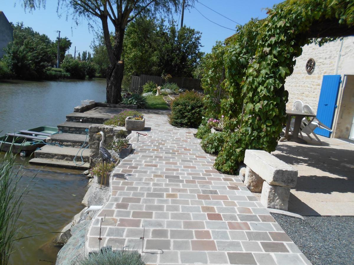 Marais Poitevin Bord Riviere Peche ,Barque, Velos, Wifi, Linge, Cheminee, Cuisine, Terrain De Boules La Taillee 외부 사진