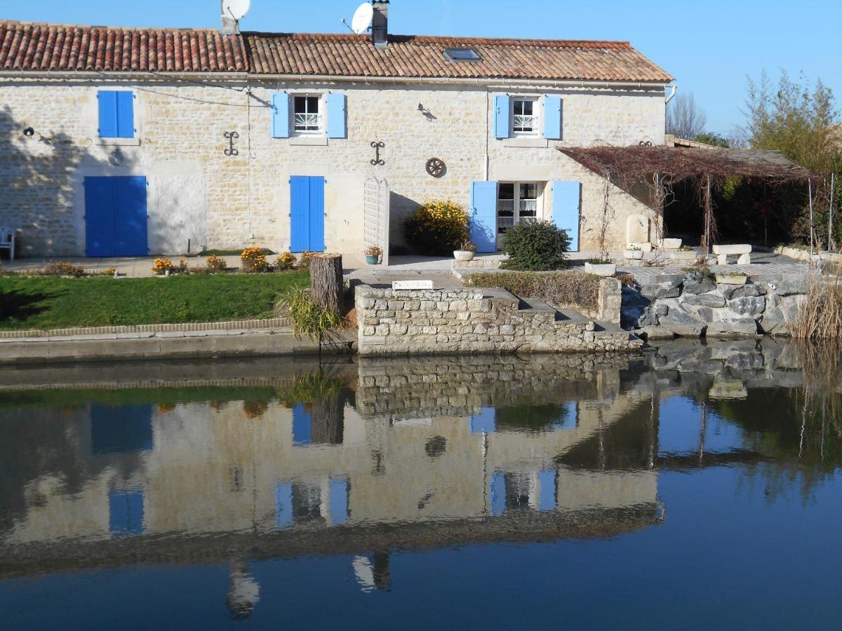 Marais Poitevin Bord Riviere Peche ,Barque, Velos, Wifi, Linge, Cheminee, Cuisine, Terrain De Boules La Taillee 외부 사진