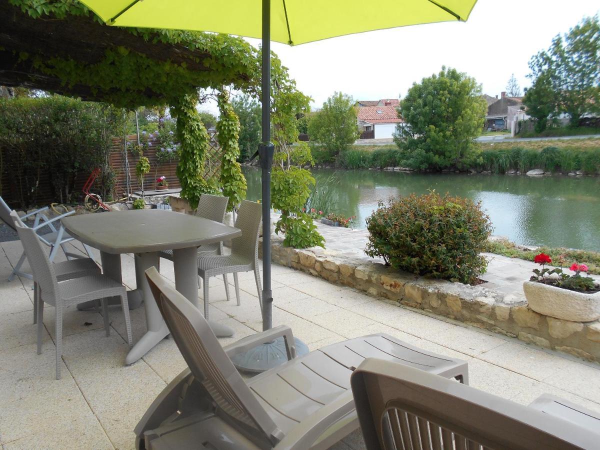 Marais Poitevin Bord Riviere Peche ,Barque, Velos, Wifi, Linge, Cheminee, Cuisine, Terrain De Boules La Taillee 외부 사진